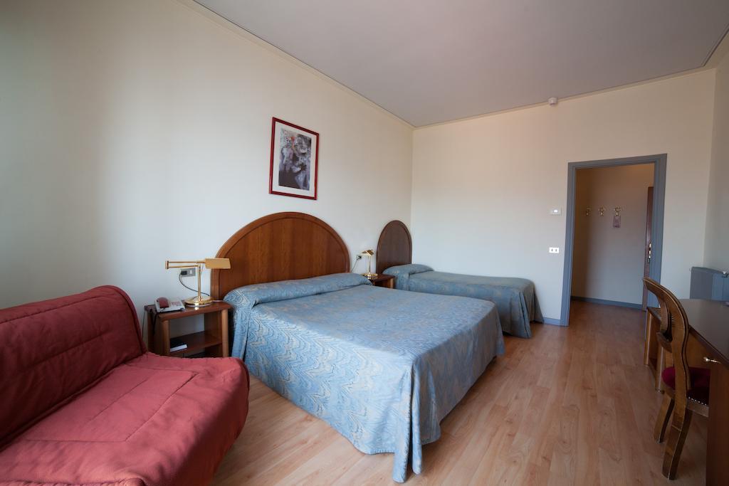 Albergo Miralago Verbania Værelse billede
